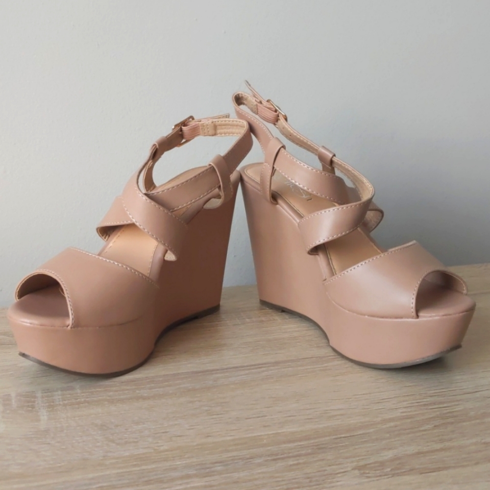 Refresh natural wedges